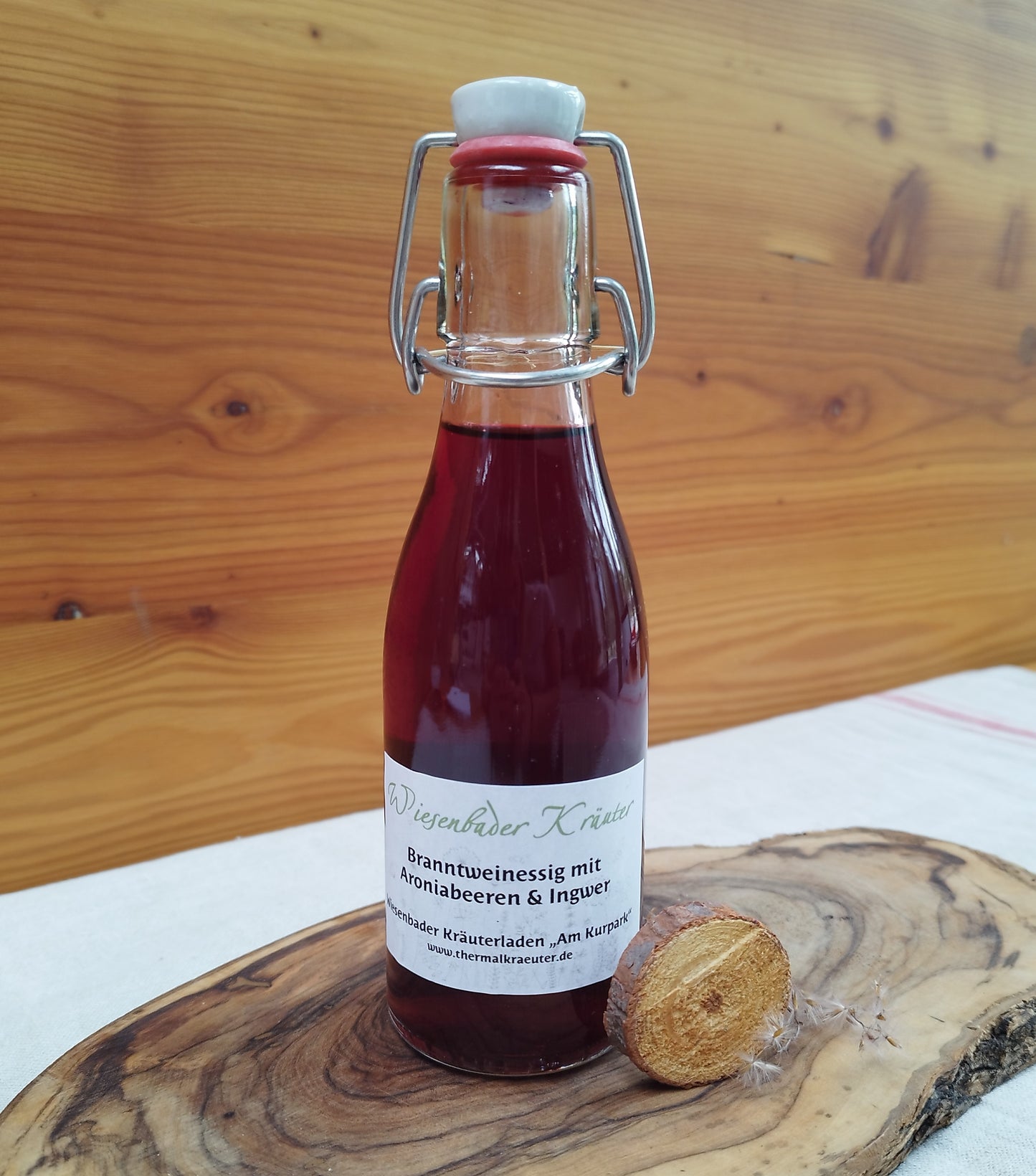 Brantweinessig mit Aroniabeeren und kandierten Ingwer