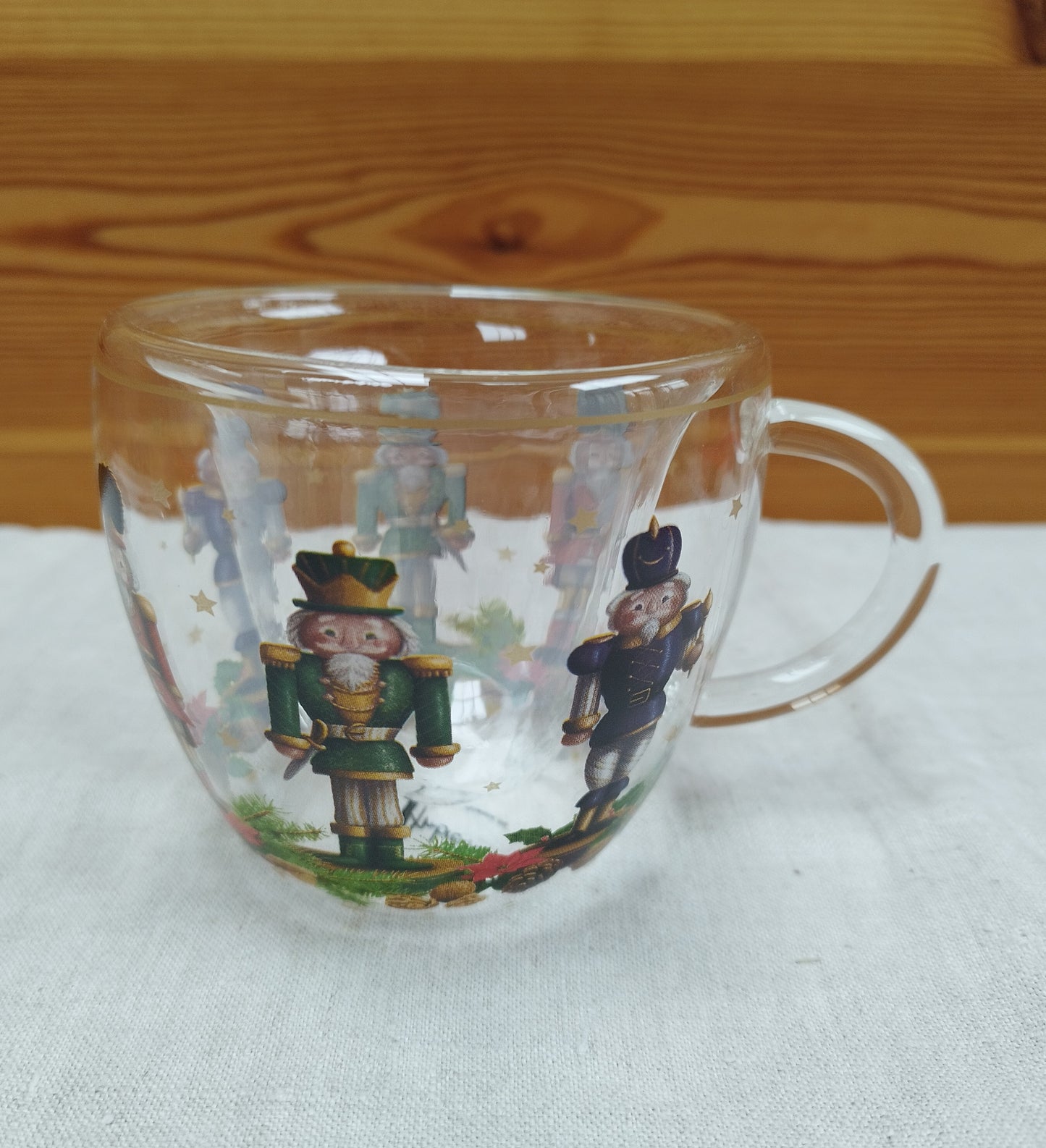 Doppelwandiges Glas mit Griff (Nussknacker)