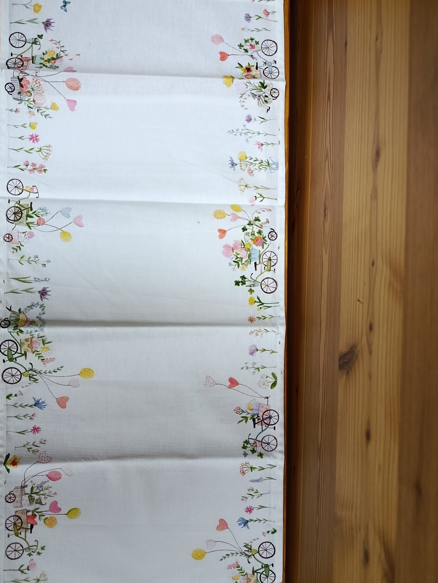 Tischläufer „Auf ins Glück“ – für fröhliche Tischmomente