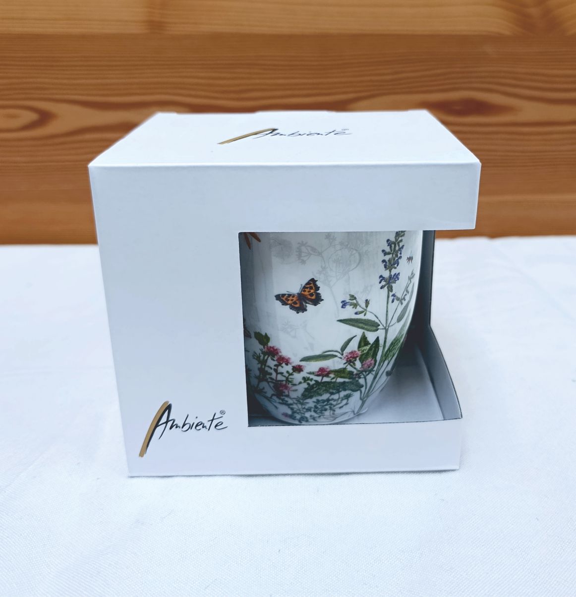 Tasse "Schmetterling und zarten Gräsern"