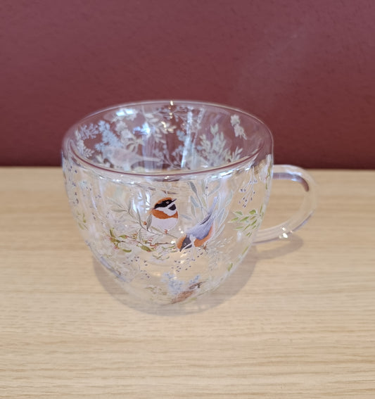 Doppelwandiges Glas mit Griff (Vögel mit zarten Blumen in hellblau)