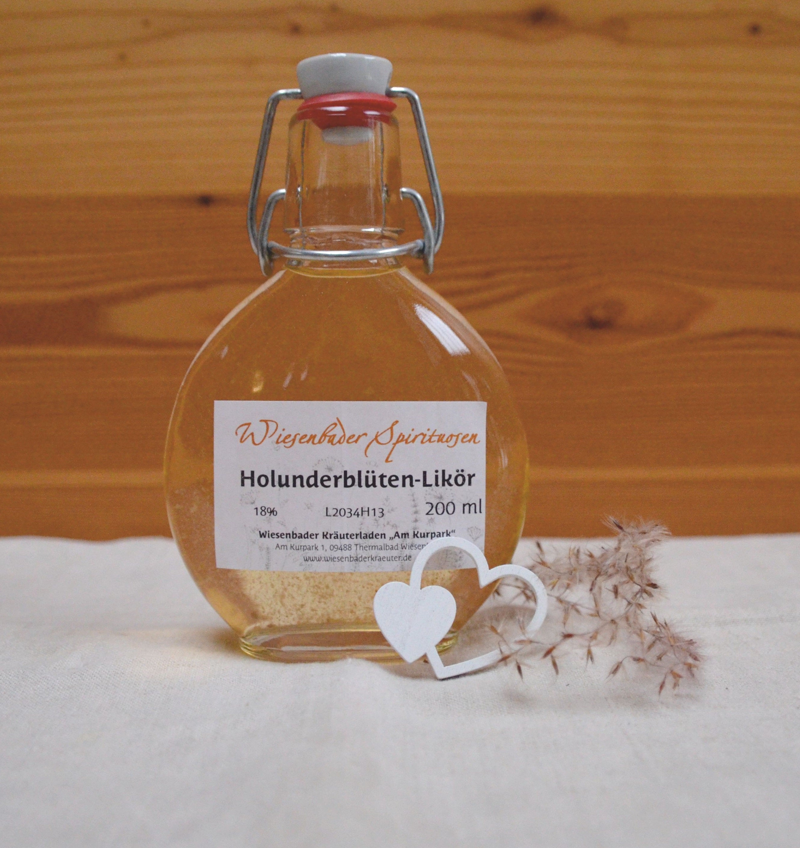 Holunderblütenlikör – Wiesenbader Kräuterladen *Am Kurpark* Holunderblütenlikör – Wiesenbader Kräuterladen *Am Kurpark*